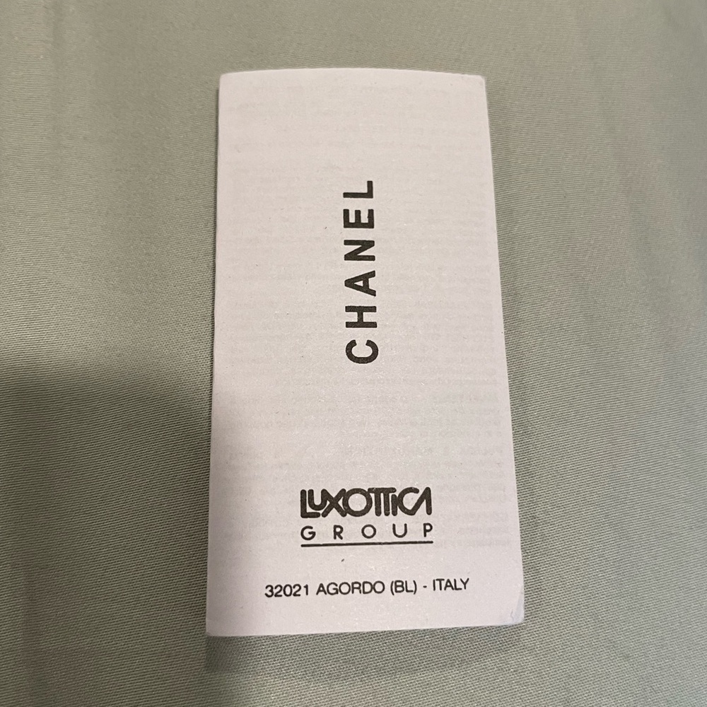 Chanel Sunglass Suede Case With Cloth & Booklet, Rare - Picture 4 of 4